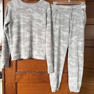 Girls Athleta Heather Gray Camo Set Sweatshirt XL & Sweatpants/joggers L
